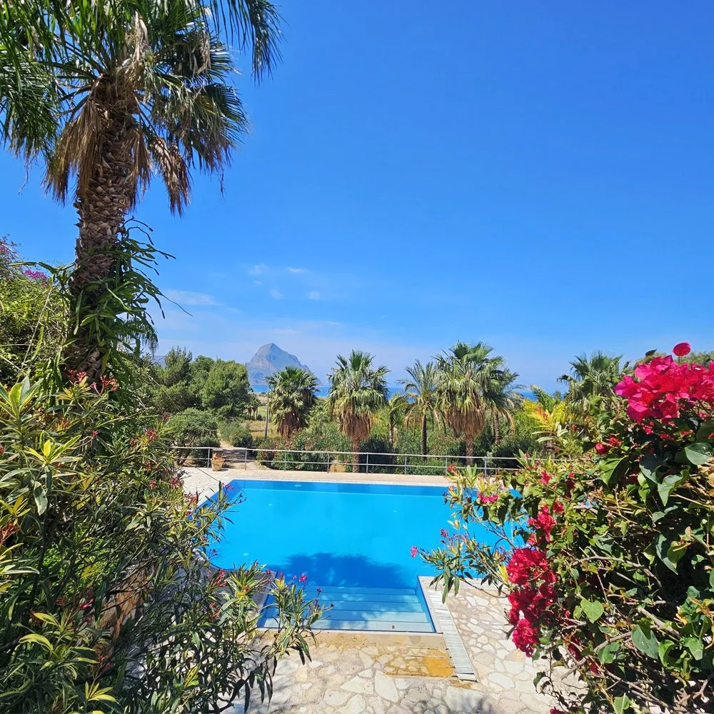 Piscina cala dell'arena in Sicilia