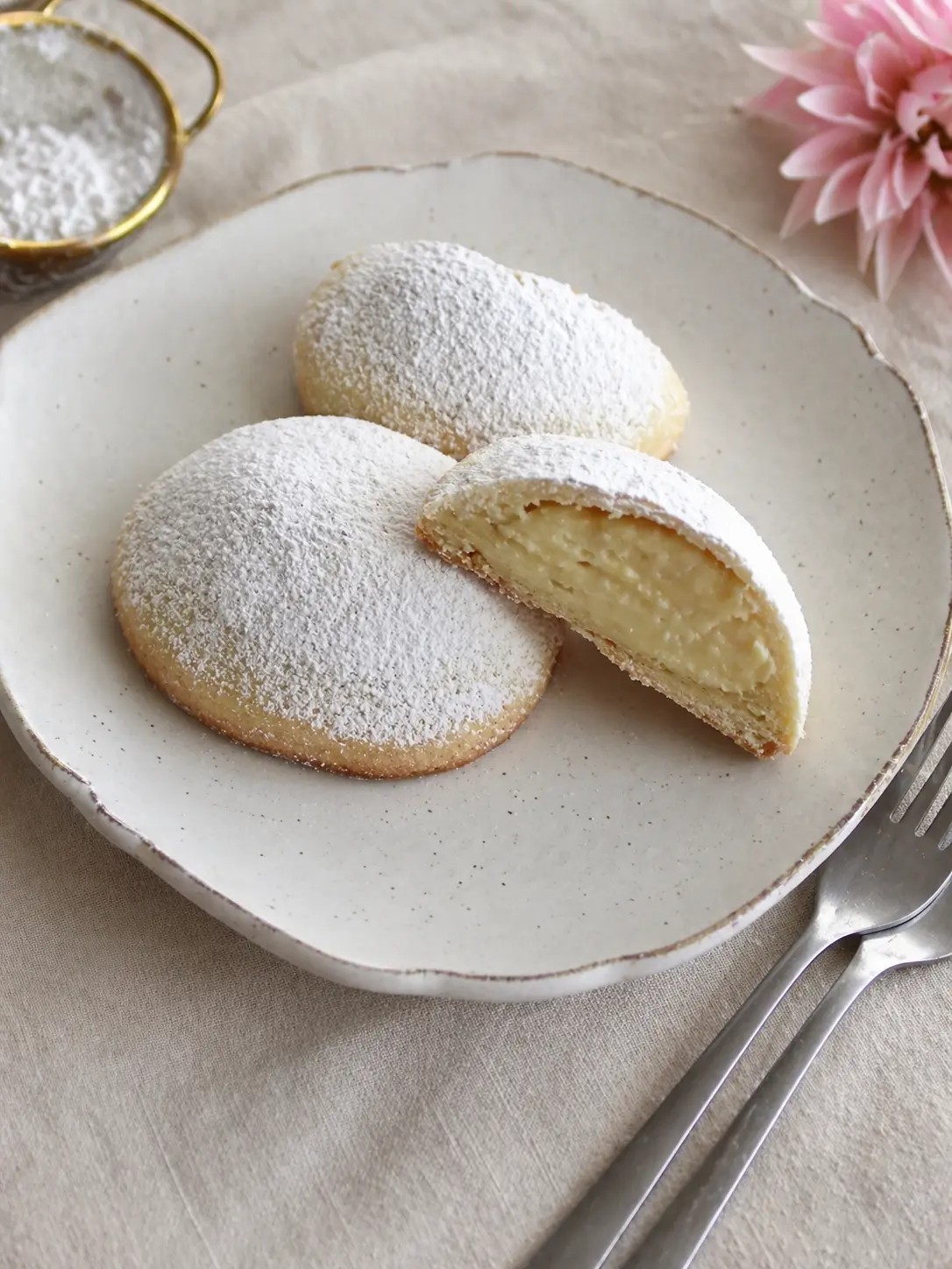 Foto di un ragazzo che effettua delle immersioni in acqua allo Zingaro